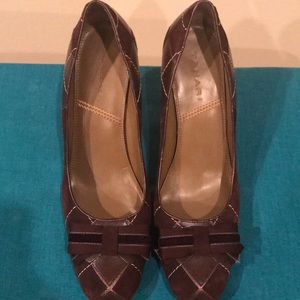 Tahari brown leather and suede shoes